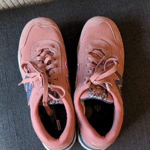 New Balance Women's sneakers size 8